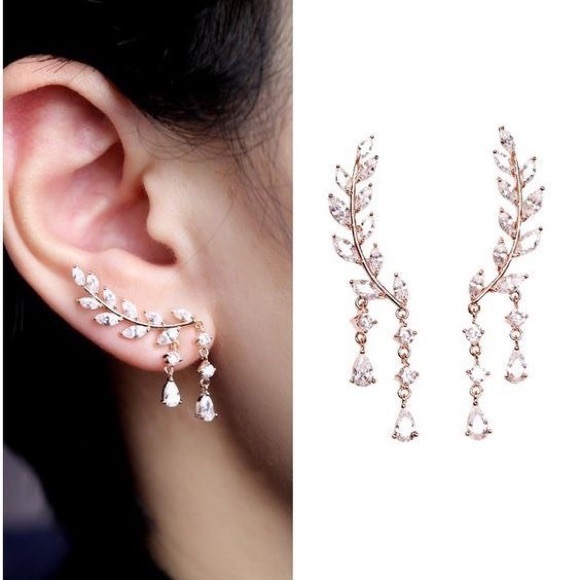 NWT Sparkling Angel Wing Earrings - Picture 8 of 8